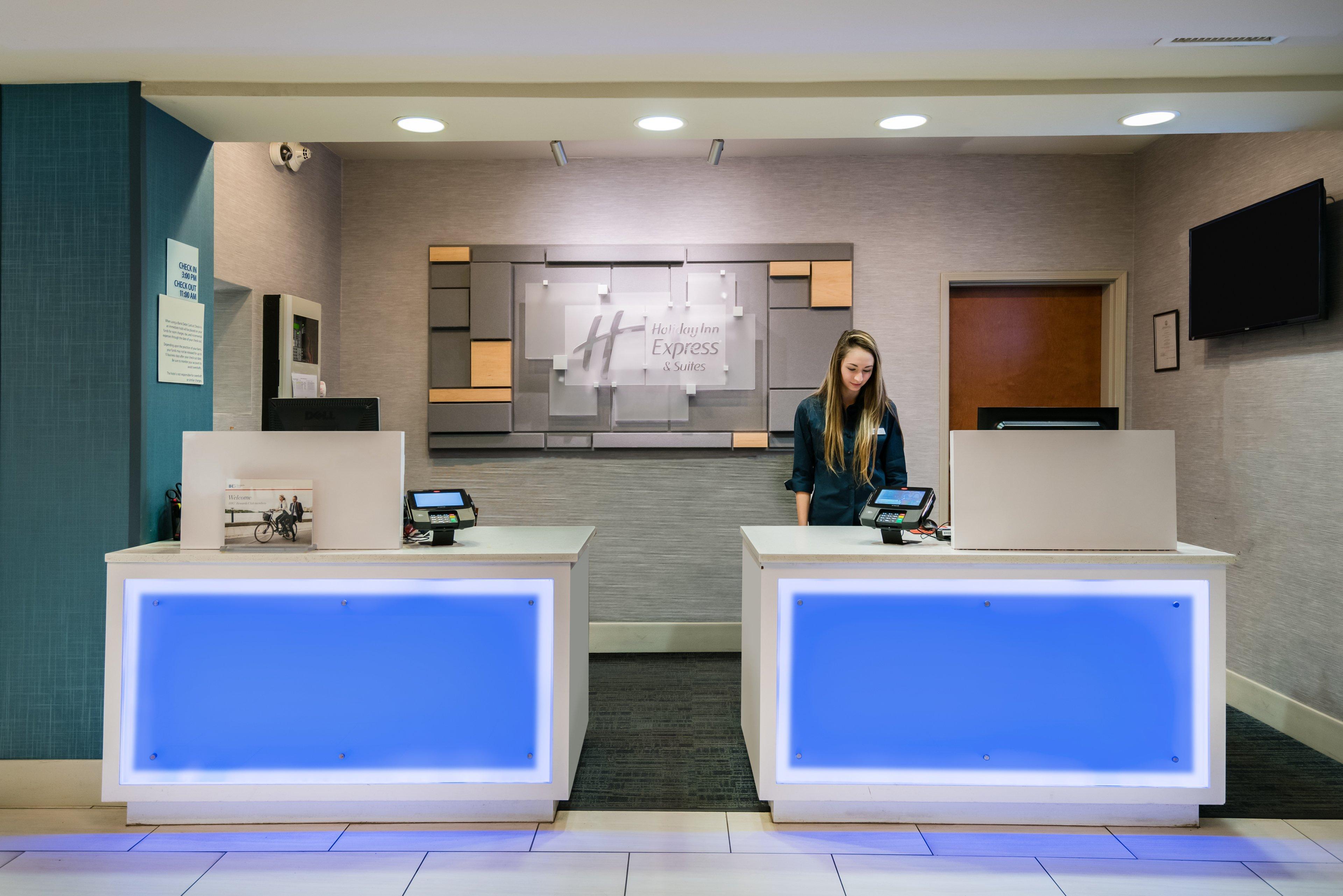 Holiday Inn Express & Suites Rocky Mount Smith Mountain Lake By Ihg Exterior foto