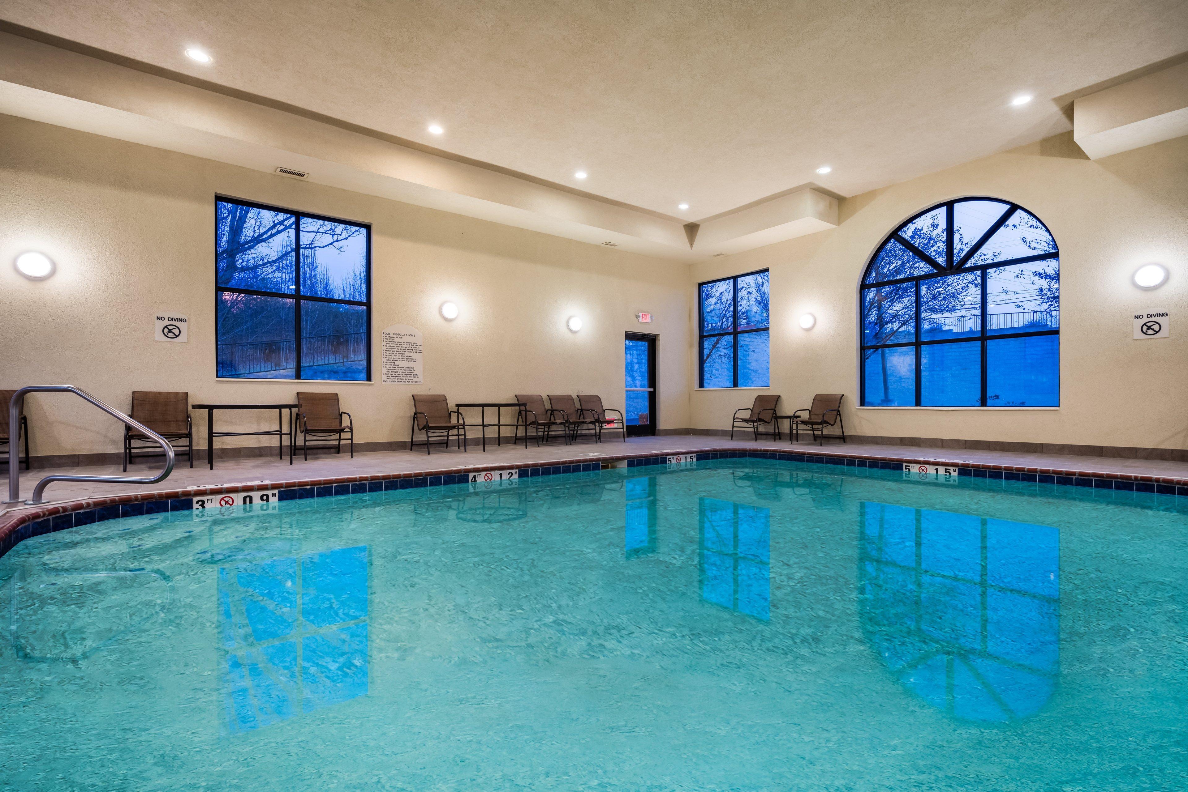 Holiday Inn Express & Suites Rocky Mount Smith Mountain Lake By Ihg Exterior foto