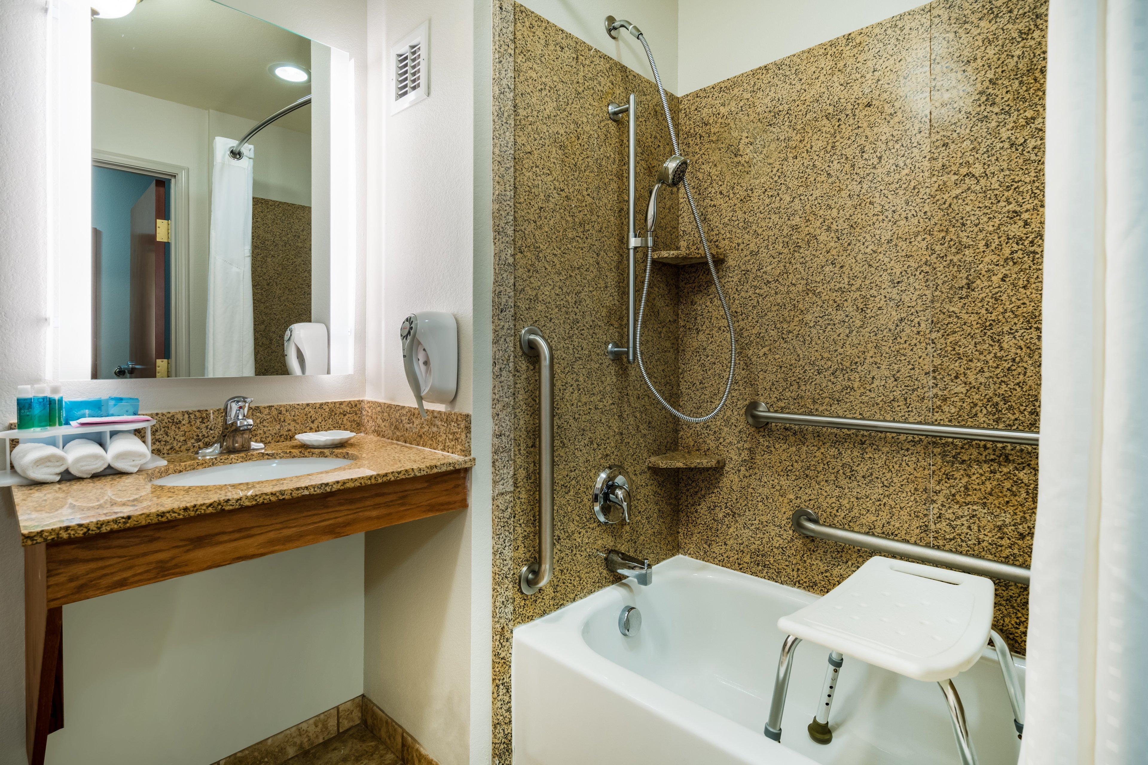 Holiday Inn Express & Suites Rocky Mount Smith Mountain Lake By Ihg Exterior foto
