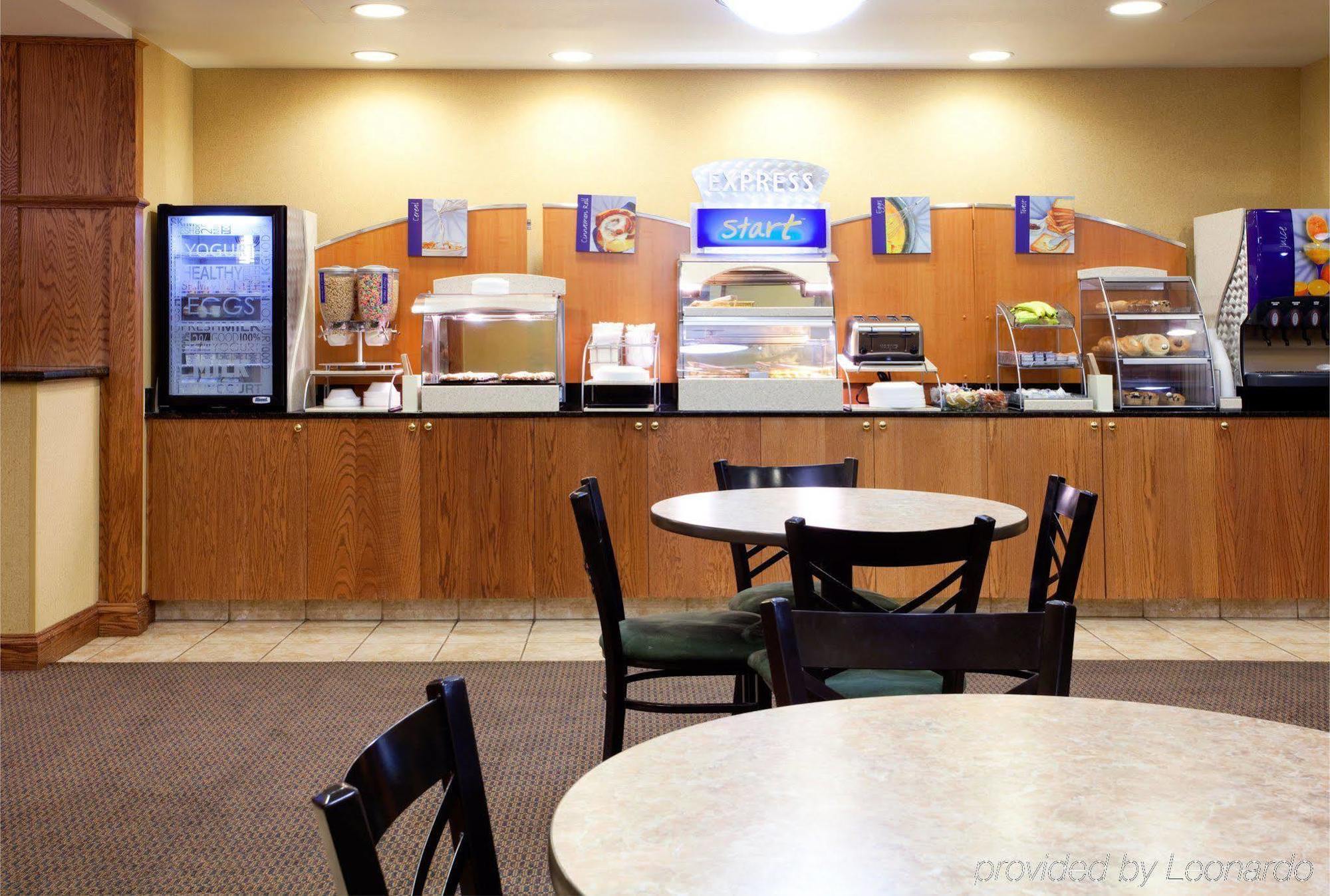 Holiday Inn Express & Suites Rocky Mount Smith Mountain Lake By Ihg Restaurante foto