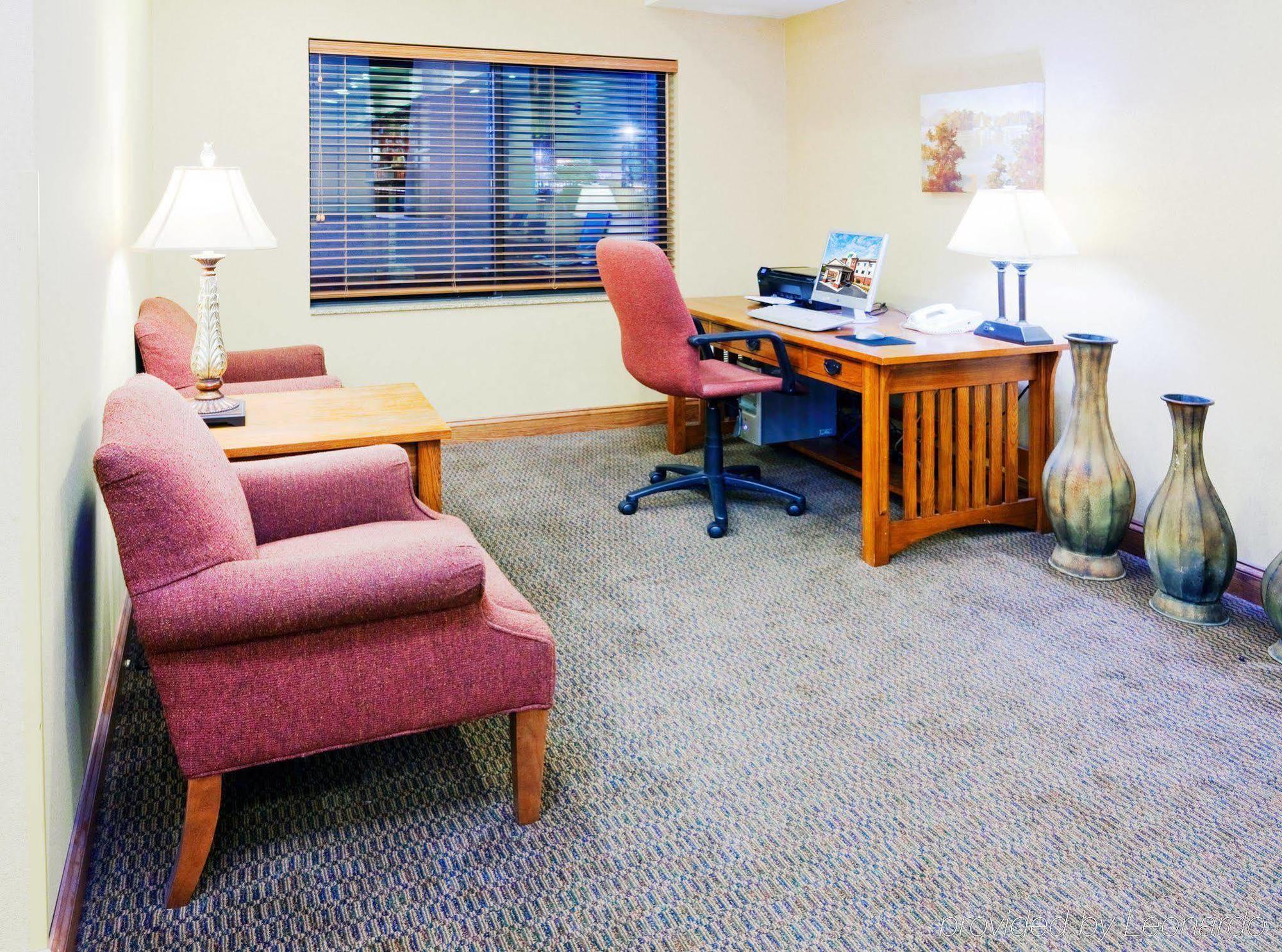 Holiday Inn Express & Suites Rocky Mount Smith Mountain Lake By Ihg Habitación foto